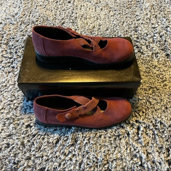 ✅HOST Pick✅ Newport News Easy Style Shoes, 8 - Picture 9 of 9